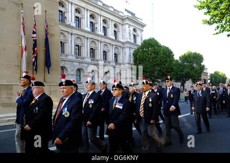 Londra, Regno Unito. Il 15 ottobre 2013. Un marzo da soldati in pensione che protestavano i governi i piani per sciogliere il fusiliers. Credito: Rachel Megawhat/Alamy Live News Foto Stock