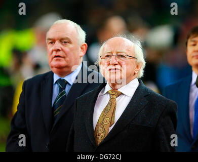 Dublino, Irlanda. 15 ottobre, 2013. Presidente dell'Irlanda, Michael D. Higgins alla Coppa del Mondo il qualificatore tra Repubblica di Irlanda e il Kazakistan dall'Aviva Stadium. Credit: Azione Plus immagini di sport/Alamy Live News Foto Stock