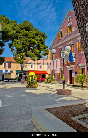 Biograd na moru piazza centrale e il municipio, Dalmazia, Croazia Foto Stock