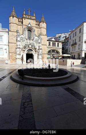 Santa Cruz Monastero e Praça 8 de Maio in Coimbra Centro storico Foto Stock