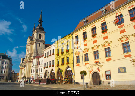 Masarykovo namesti piazza principale con Sv Ignac chiesa vecchia città di Jihlava Vysocina regione centrale di Moravia Repubblica Ceca Europa Foto Stock