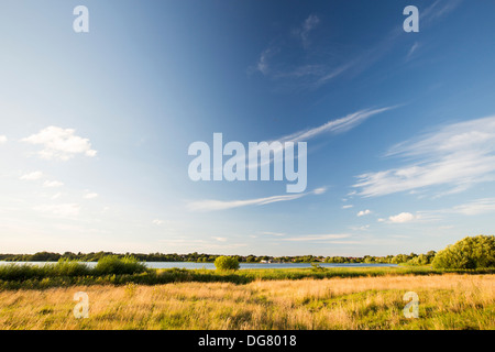 Hornsea semplice, un grande lago in Hornsea, nello Yorkshire, Regno Unito. Foto Stock