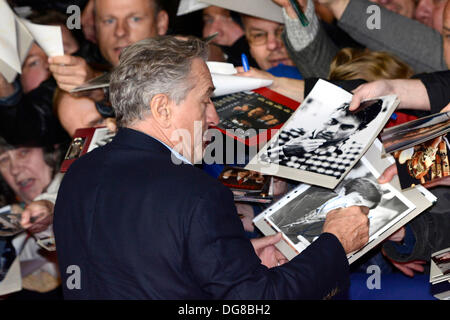 Berlino, Germania. Il 15 ottobre 2013. Robert de Niro assistere alla premiere di 'Malavita" di Berlino. © dpa picture alliance/Alamy Live News Foto Stock