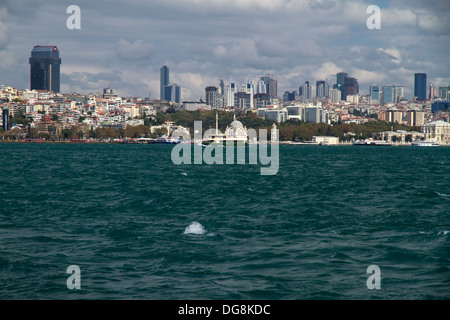 Vista su Istanbul di parte europea e del porto Foto Stock