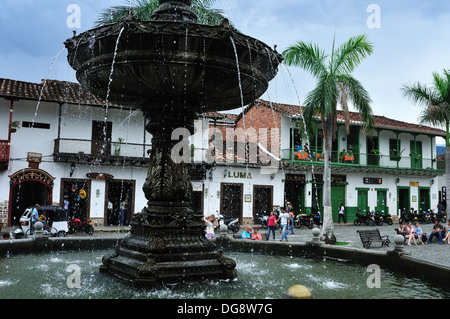 Parque Simon Bolivar in SANTA FE DE ANTIOQUIA - COLOMBIA Foto Stock