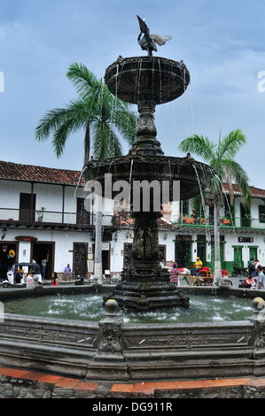 Parque Simon Bolivar in SANTA FE DE ANTIOQUIA - COLOMBIA Foto Stock