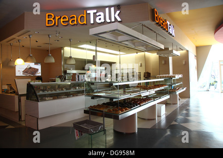 Cilandak Town Square, Jakarta, Indonesia - 12 Ottobre 2013: BreadTalk Bakery in corrispondenza degli orari di apertura in corrispondenza di Cilandak Town Square, Jaka Foto Stock