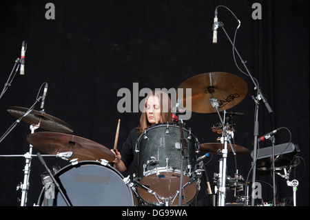 Leah Shapiro di American rock band Black Rebel Moto Club di eseguire a Zurigo Openair Festival 2013. Foto Stock