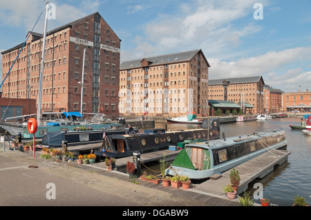 Vista generale del Victoria Dock in Gloucester docks, Gloucestershire, Regno Unito Foto Stock