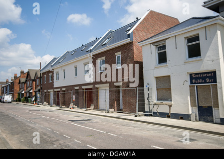 Fila di nuova costruzione villini a schiera in Southampton, England, Regno Unito Foto Stock