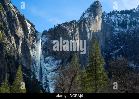 Bridalveil rientrano nella stagione invernale, il Parco Nazionale di Yosemite in California Foto Stock