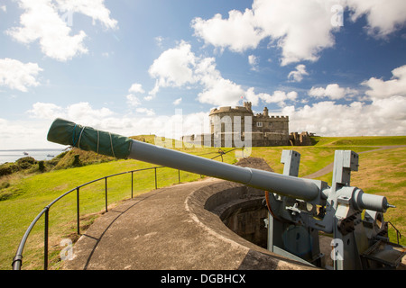 L'artiglieria al Castello di Pendennis, una fortezza che ha protetto la Cornovaglia dall invasione per 450 anni, Falmouth, Regno Unito. Foto Stock