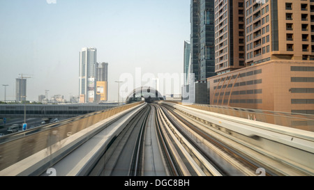 Via metropolitana per il centro di Dubai, Emirati Arabi Uniti Foto Stock