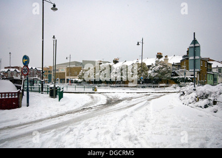 La neve copre le strade di Londra il 2 febbraio, 2009,la più pesante nevicata a Londra per 18 anni. Foto Stock