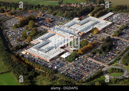 Vista aerea di York Designer Outlet, talvolta noto come McArthur Glen o York Retail Outlet, York Foto Stock