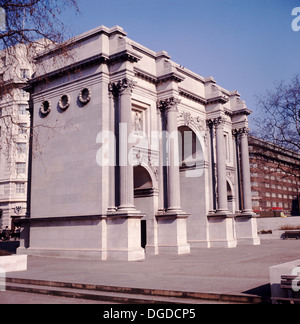 1960, vista storica di Marble Arch nel centro di Londra, in cima a Park Lane. L'edificio è stato progettato da John Nash nel 1827. Foto Stock