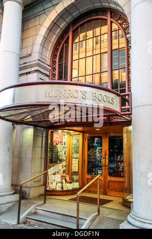 Munro's Libri Archivio in Victoria, BC; aperto da Alice Monroe e la sua Ex-Husband nel 1963 - una vendita su Alamy, nessuno altrove Foto Stock