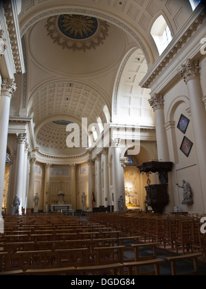 Interno della chiesa di Saint Jacques-sur-Coudenberg Foto Stock