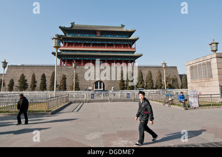 Gate Zhengyangmen (Qianmen) situato a sud di piazza Tiananmen, Pechino, Cina Foto Stock