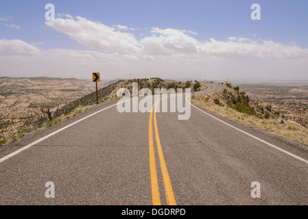 Strada lungo le cime, Hogback Ridge, Scenic Byway 12, Utah, Stati Uniti d'America Foto Stock