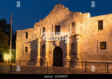 La Alamo al crepuscolo San Antonio Texas USA Foto Stock