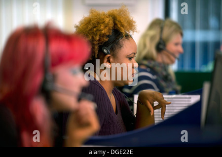 Gli operatori telefonici per la compensazione helpline all'Università dell'Ovest dell'Inghilterra (UWE Bristol) prendere le chiamate da speranzoso stu Foto Stock