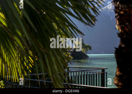 Il lago di Lugano visto dal sentiero di Gandria, Svizzera Foto Stock