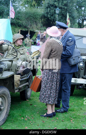 Papplewick, Notts, Regno Unito. Xx oct, 2013. Un weekend a Papplwick stazione di pompaggio ,ri-visitare tempo di guerra la Gran Bretagna.Vintage e veicoli classici ,rievocazioni Birtish,STATI UNITI D'AMERICA,armate polacche foces.Inoltre inattendance sono il King George V1,Chuchill,&Montgomery. Credito: Ian Francesco/Alamy Live News Foto Stock