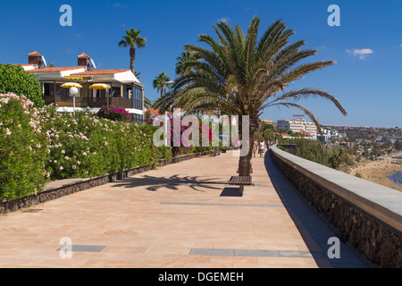 Sul lungomare di Playa des Ingles Gran Canaria, Spagna Foto Stock