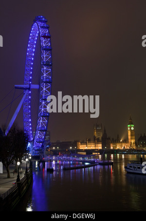 Magnifica vista prendendo in London Eye e le case del Parlamento. Foto Stock