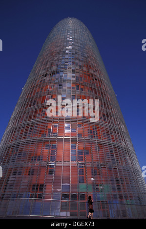 Torre Agbar di Jean Nouvel) è un 38-storia grattacielo. Avinguda Diagonal di Barcellona. Foto Stock