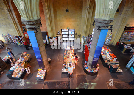 La libreria Maastricht Selexyz Dominicanen si trova all'interno del ridondante edificio storico della chiesa gotica del XIII secolo Limburgo, Paesi Bassi Europa Foto Stock