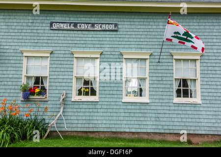 Orwell Cove scuola, una piccola vecchia, una camera, legno incastrata, paese schoolhouse situato su Prince Edward Island, Canada. Foto Stock