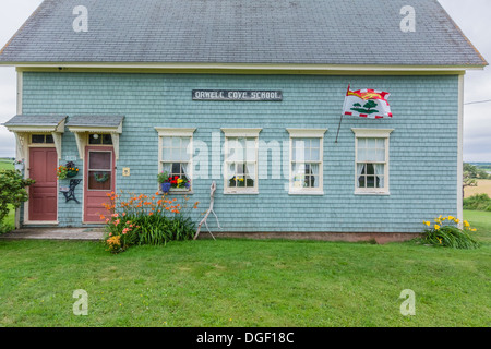 Orwell Cove scuola, una piccola vecchia, una camera, legno incastrata, paese schoolhouse situato su Prince Edward Island, Canada. Foto Stock