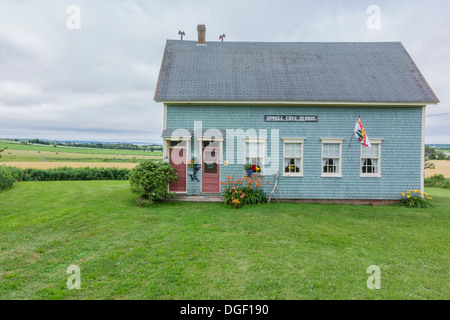 Orwell Cove scuola, una piccola vecchia, una camera, legno incastrata, paese schoolhouse situato su Prince Edward Island, Canada. Foto Stock