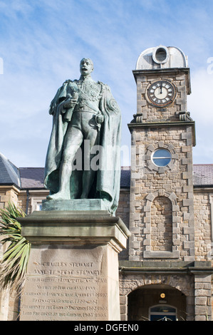 La scultura in bronzo di Charles Stewart Vane-Tempest Stewart sesto Marchese di Londonderry, Seaham, North East England, Regno Unito Foto Stock