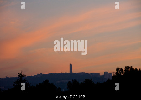 Una foto aerea di Haifa Uiniversity al tramonto Foto Stock