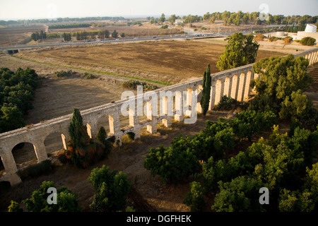 Una foto aerea dell'Aquaeduct vicino Lohamei Hagetaot Foto Stock