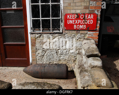 Segno mantenere chiara bombe inesplose e shell Isle of Wight, Hampshire, Inghilterra Foto Stock