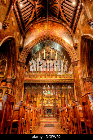 Schermata di Rood e navata del Vittoriano Pugin gotica chiesa di St Giles, Cheadle,Staffordshire Foto Stock