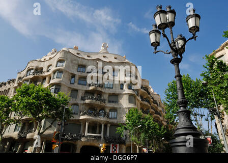 Casa Mila, La Pedrera, architetto Antoni Gaudi, Passeig de Gracia, quartiere Eixample, Barcellona, in Catalogna, Spagna, Europa Foto Stock