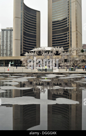 Ai Weiwei è per sempre le biciclette, Nathan Phillips Square a Toronto Foto Stock