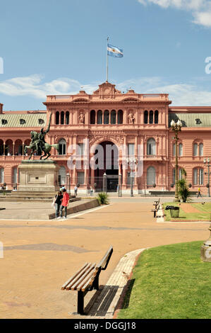 Il palazzo presidenziale, la Casa Rosada edificio a Plaza de Mayo Square, il quartiere di Montserrat, Buenos Aires, Argentina, Sud America Foto Stock