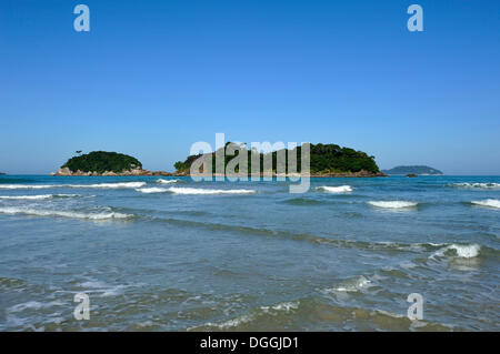 Outlying Islands, Dois Rios beach, Ilha Grande, stato di Rio de Janeiro, Brasile, Sud America Foto Stock