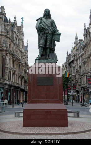 David Teniers il Giovane (un artista fiammingo) statua ad Anversa, in Belgio. Foto Stock