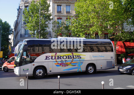 Parigi Francia,8th 9 ° 17 ° arrondissement,Place de Clichy,charter,noleggio autobus turistico,pullman,Eurobus,France130814116 Foto Stock