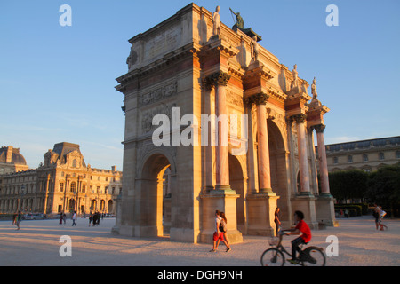 Parigi Francia,1° arrondissement,Place du Carrousel,Arc de Triomphe du Carrousel,Museo d'Arte del Louvre,Palazzo del Louvre,France130815128 Foto Stock