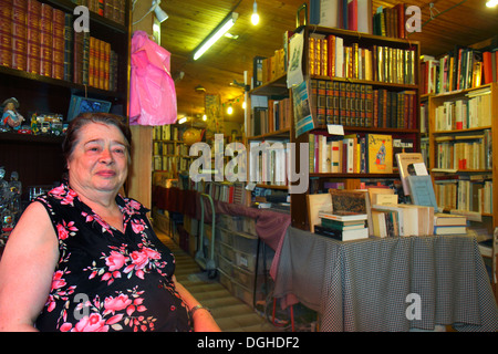 Parigi Francia,Europa,Francese,18° arrondissement,Les Marche aux Puces de Saint-Ouen,Puces Flea shopping shopper shopping negozi di mercato mercati marke Foto Stock