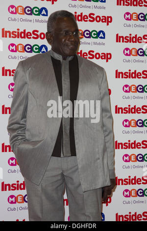 Londra, Regno Unito. Il 21 ottobre 2013. EastEnders attore Rudolph Walker all'interno Soap Awards sponsorizzato dalla Mecca. Foto: Nick Savage/Alamy Live News Foto Stock