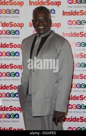 Londra, Regno Unito. Il 21 ottobre 2013. EastEnders attore Rudolph Walker all'interno Soap Awards sponsorizzato dalla Mecca. Foto: Nick Savage/Alamy Live News Foto Stock